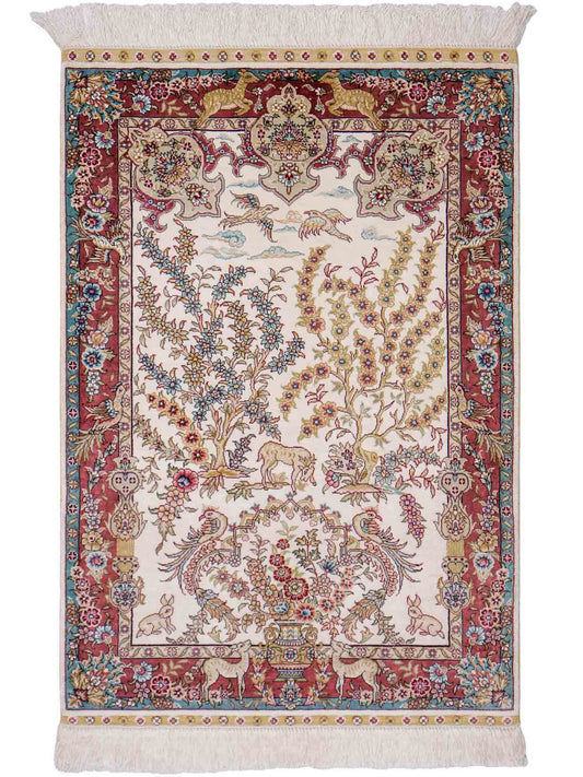 Sehr feiner, handgeknüpfter Khademi Orientteppich mit Hereke Design aus reiner Seide, creme, weiß, rosa, blau. 92x63 cm. Vertrieb durch Jupiter Intl.