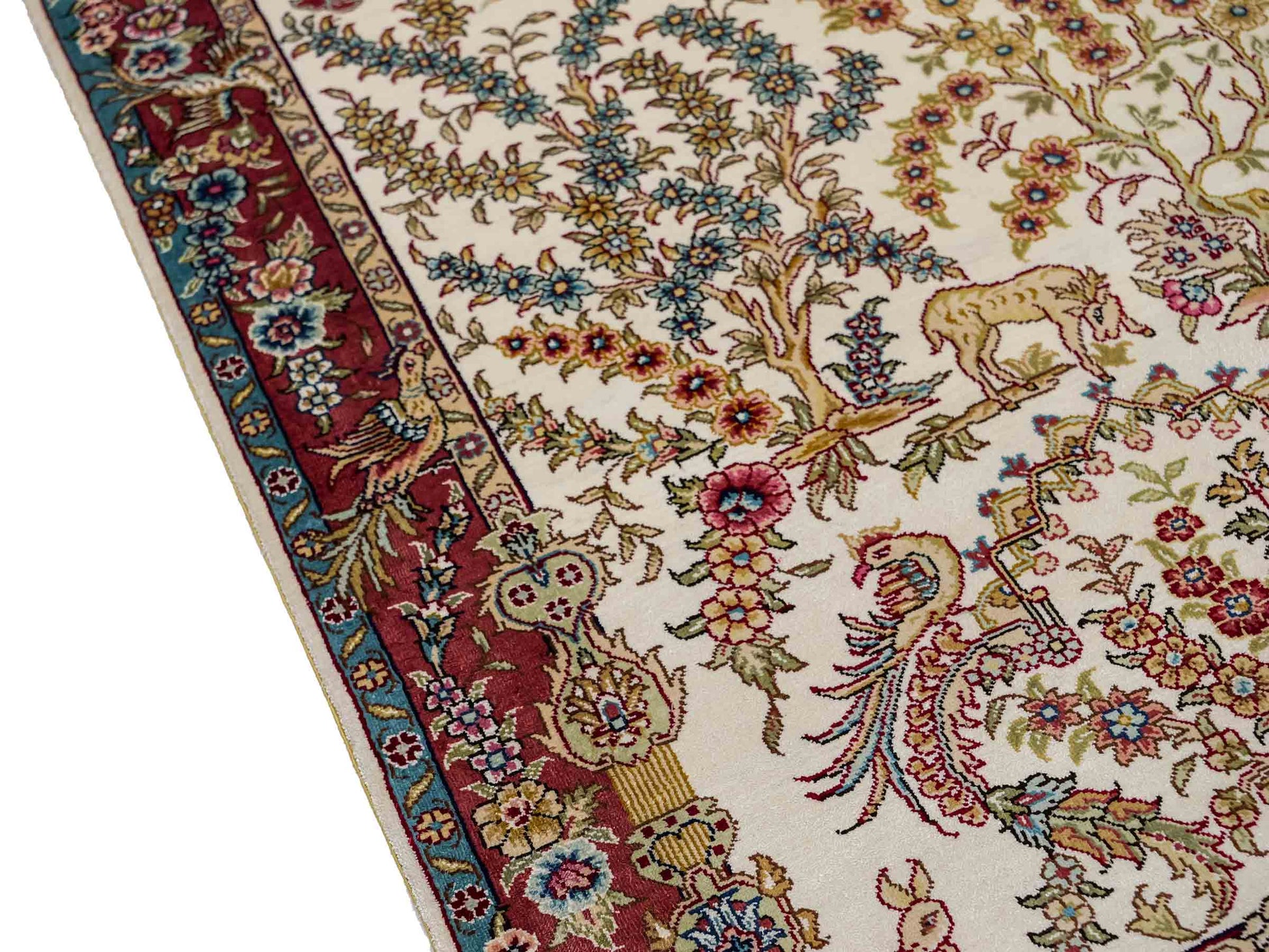 Sehr feiner, handgeknüpfter Khademi Orientteppich mit Hereke Design aus reiner Seide, creme, weiß, rosa, blau. 92x63 cm. Vertrieb durch Jupiter Intl.