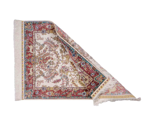 Sehr feiner, handgeknüpfter Khademi Orientteppich mit Hereke Design aus reiner Seide, creme, weiß, rosa, blau. 92x63 cm. Vertrieb durch Jupiter Intl.