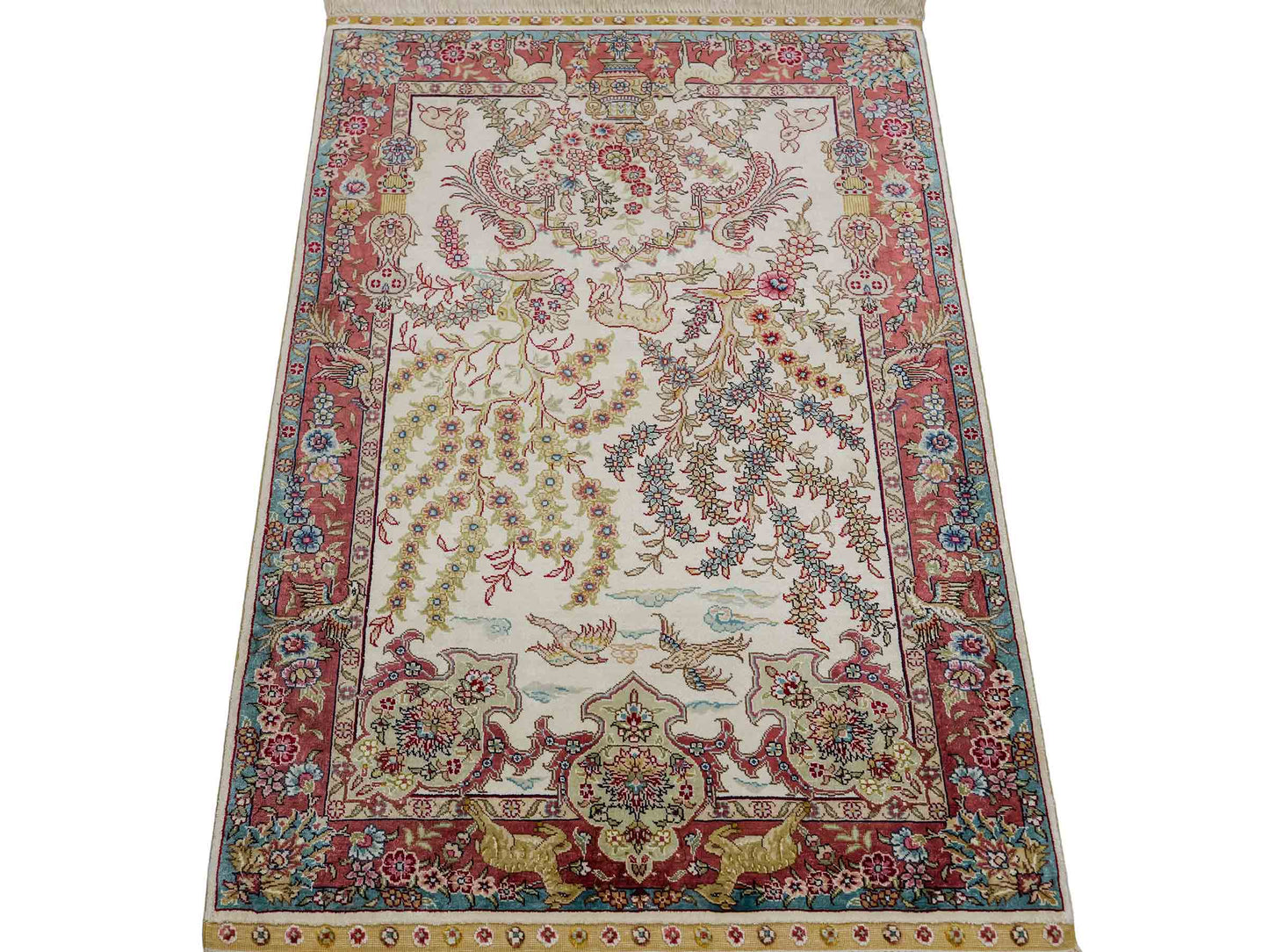 Sehr feiner, handgeknüpfter Khademi Orientteppich mit Hereke Design aus reiner Seide, creme, weiß, rosa, blau. 92x63 cm. Vertrieb durch Jupiter Intl.