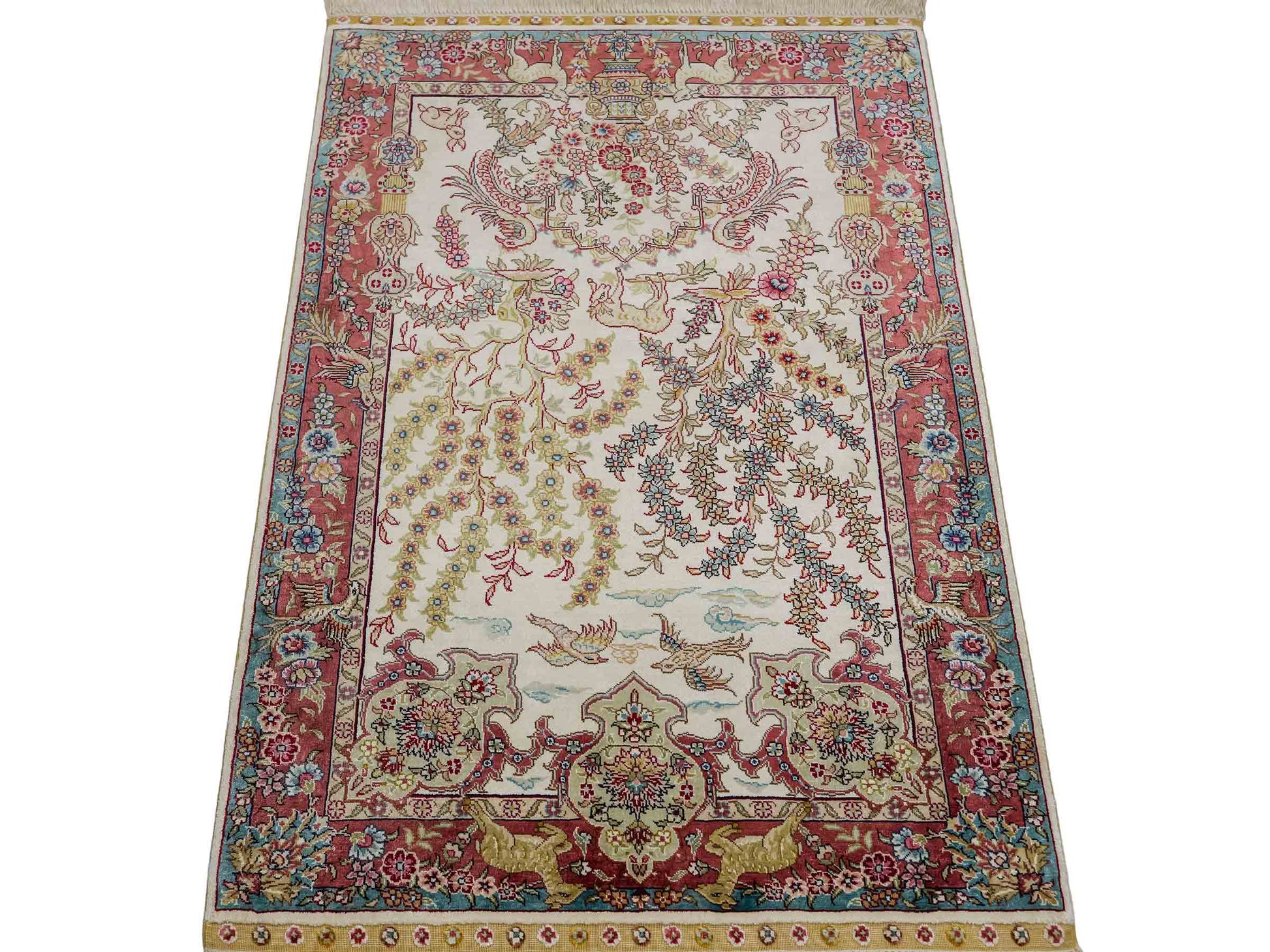Sehr feiner, handgeknüpfter Khademi Orientteppich mit Hereke Design aus reiner Seide, creme, weiß, rosa, blau. 92x63 cm. Vertrieb durch Jupiter Intl.