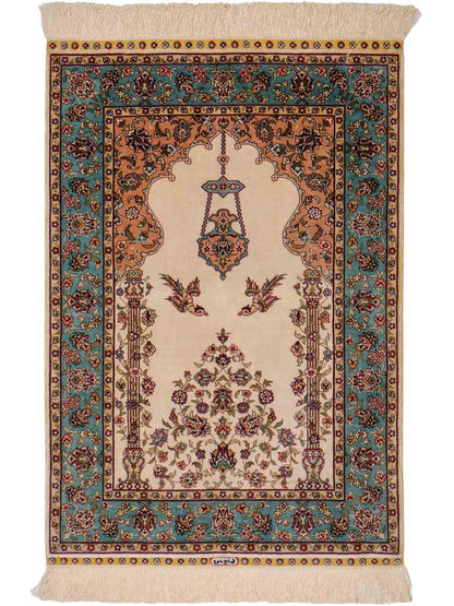 Sehr feiner, handgeknüpfter Khademi Orientteppich mit Hereke Design aus reiner Seide, creme, weiß, blau. 92x63 cm. Vertrieb durch Jupiter Intl.