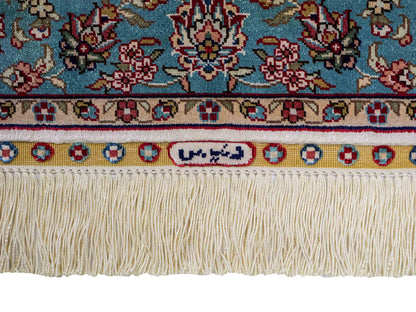 Sehr feiner, handgeknüpfter Khademi Orientteppich mit Hereke Design aus reiner Seide, creme, weiß, blau. 92x63 cm. Vertrieb durch Jupiter Intl.