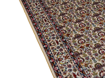 Sehr feiner, handgeknüpfter Khademi Orientteppich mit Hereke Design aus reiner Seide, weiß, creme. 93x61 cm. Vertrieb durch Jupiter Intl.