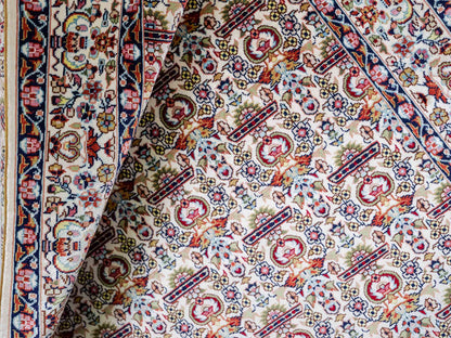Sehr feiner, handgeknüpfter Khademi Orientteppich mit Hereke Design aus reiner Seide, weiß, creme. 93x61 cm. Vertrieb durch Jupiter Intl.