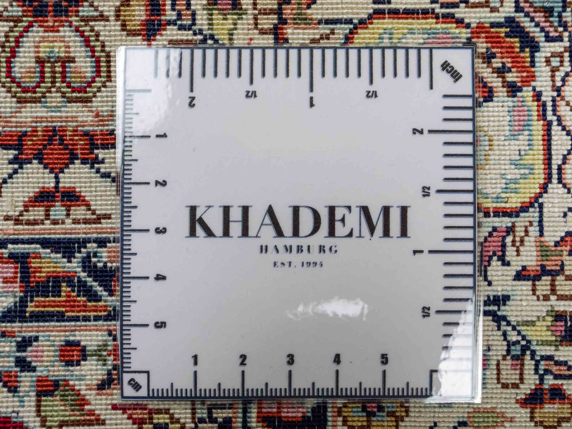 Sehr feiner, handgeknüpfter Khademi Orientteppich mit Hereke Design aus reiner Seide, weiß, creme. 93x61 cm. Vertrieb durch Jupiter Intl.