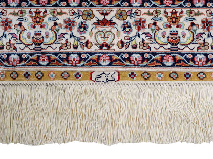 Sehr feiner, handgeknüpfter Khademi Orientteppich mit Hereke Design aus reiner Seide, weiß, creme. 93x61 cm. Vertrieb durch Jupiter Intl.