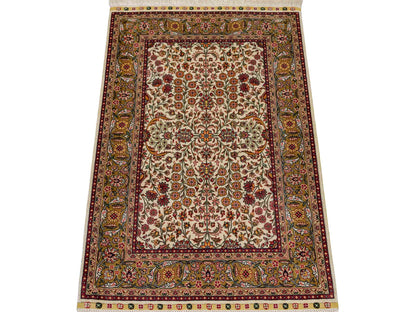 Sehr feiner, handgeknüpfter Khademi Orientteppich mit Hereke Design aus reiner Seide, creme, beige, weiß. Vertrieb durch Jupiter Intl.
