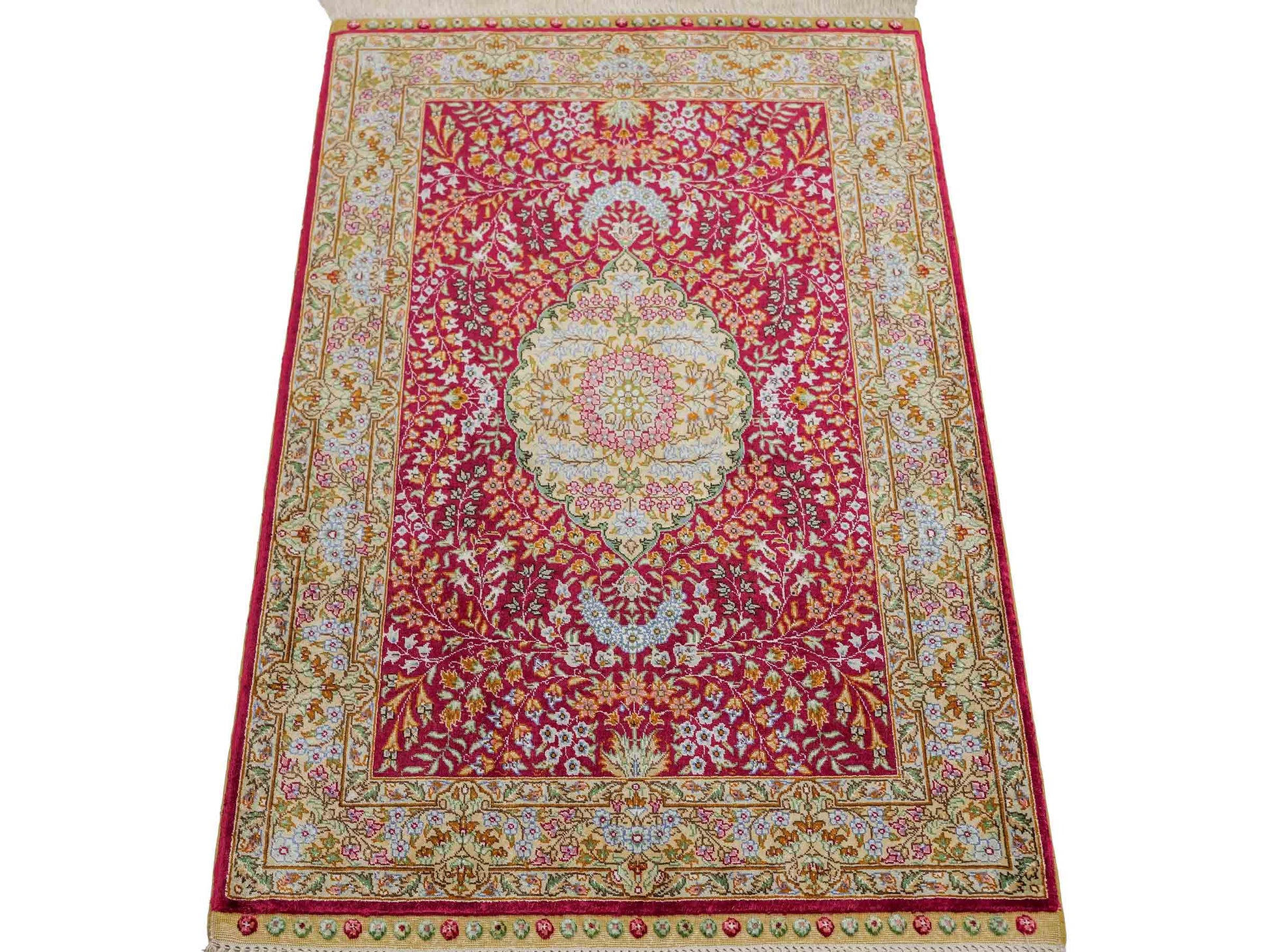 Sehr feiner, handgeknüpfter Khademi Orientteppich mit Hereke Design aus reiner Seide, rot, creme. 93x63 cm. Vertrieb durch Jupiter Intl.