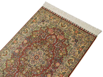 Sehr feiner, handgeknüpfter Khademi Orientteppich mit Hereke Design aus reiner Seide, rosa, creme. 93x63 cm. Vertrieb durch Jupiter Intl.
