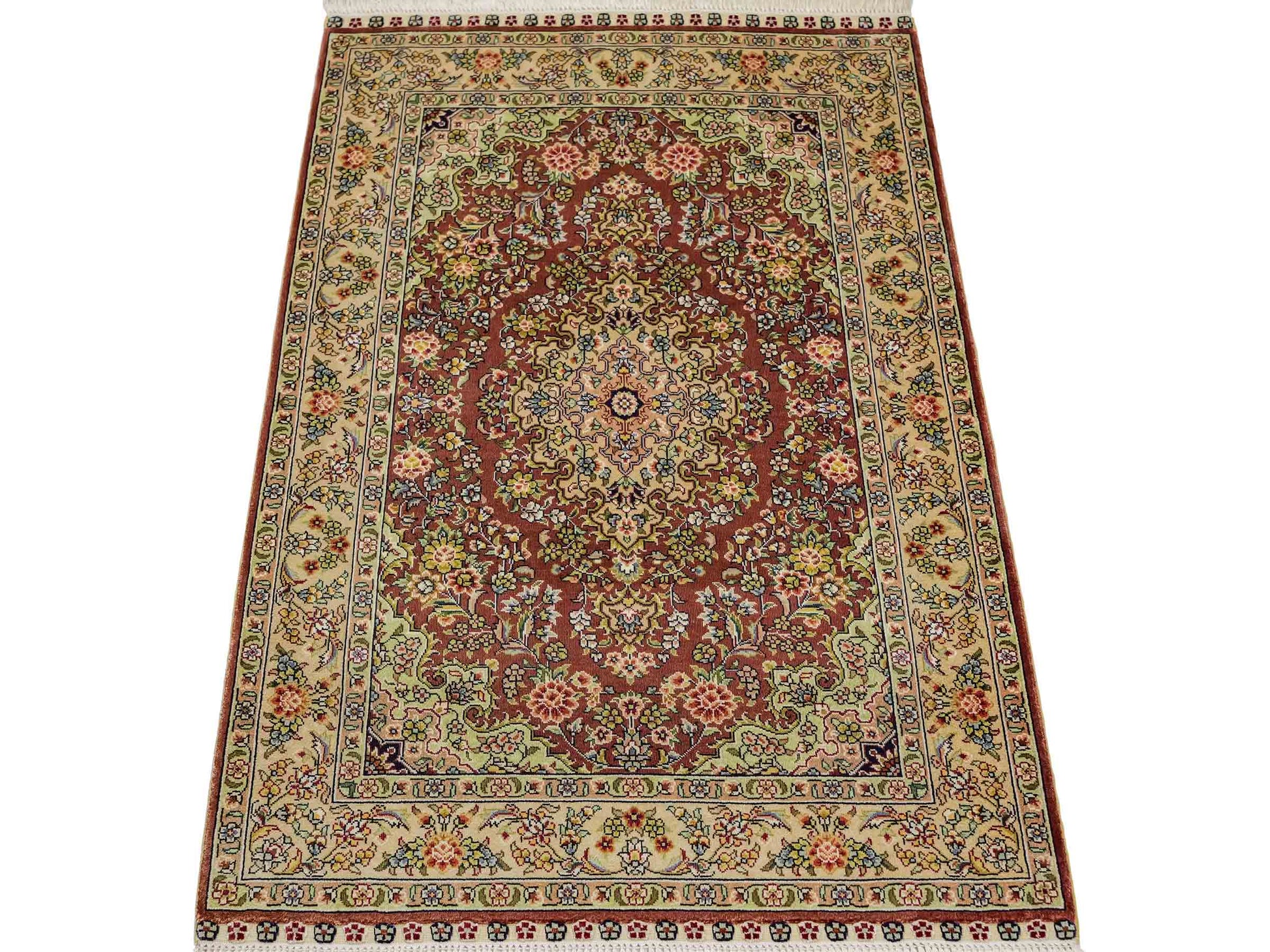 Sehr feiner, handgeknüpfter Khademi Orientteppich mit Hereke Design aus reiner Seide, rosa, creme. 93x63 cm. Vertrieb durch Jupiter Intl.