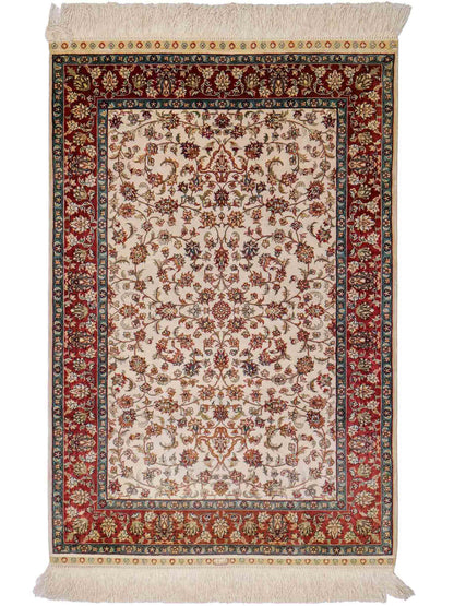 Sehr feiner, handgeknüpfter Khademi Orientteppich mit Hereke Design aus reiner Seide, creme, weiß, rot. 93x63 cm. Vertrieb durch Jupiter Intl.