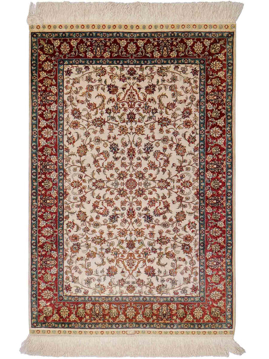 Sehr feiner, handgeknüpfter Khademi Orientteppich mit Hereke Design aus reiner Seide, creme, weiß, rot. 93x63 cm. Vertrieb durch Jupiter Intl.