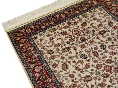 Sehr feiner, handgeknüpfter Khademi Orientteppich mit Hereke Design aus reiner Seide, creme, weiß, rot. 93x63 cm. Vertrieb durch Jupiter Intl.