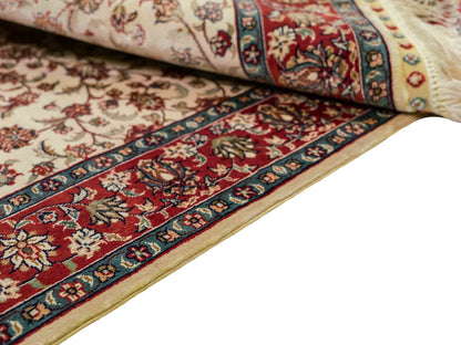 Sehr feiner, handgeknüpfter Khademi Orientteppich mit Hereke Design aus reiner Seide, creme, weiß, rot. 93x63 cm. Vertrieb durch Jupiter Intl.
