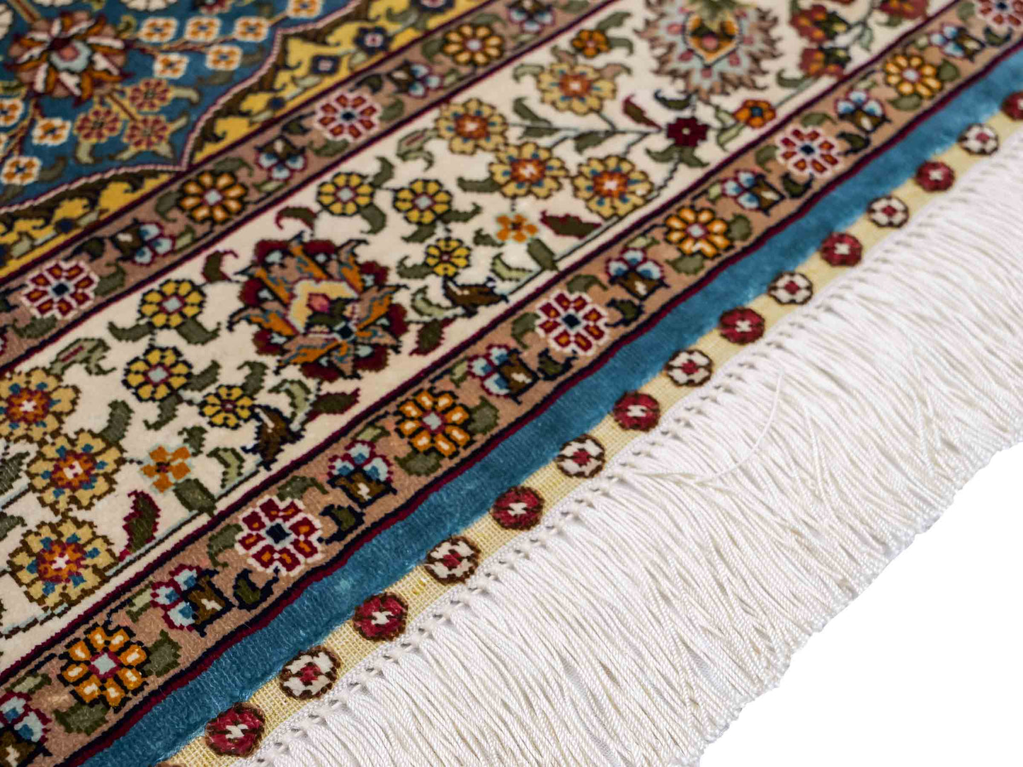 Sehr feiner, handgeknüpfter Khademi Orientteppich mit Hereke Design aus reiner Seide, blau, creme, beige. 93x63 cm. Vertrieb durch Jupiter Intl.