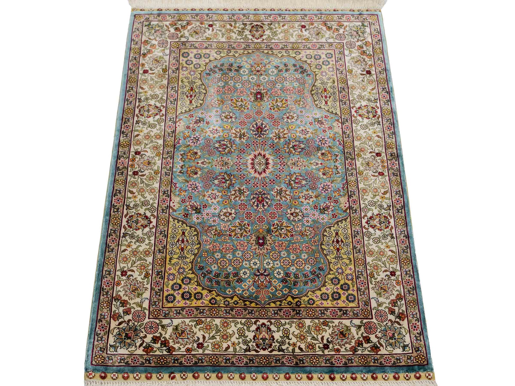 Sehr feiner, handgeknüpfter Khademi Orientteppich mit Hereke Design aus reiner Seide, blau, creme, beige. 93x63 cm. Vertrieb durch Jupiter Intl.