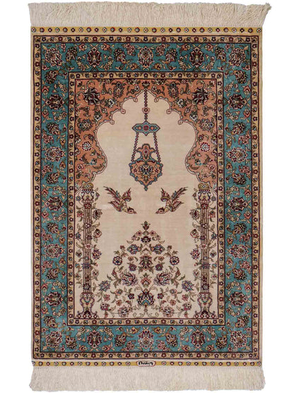 Sehr feiner, handgeknüpfter Khademi Orientteppich mit Hereke Design aus reiner Seide, creme, weiß, blau. 93x63 cm. Vertrieb durch Jupiter Intl.