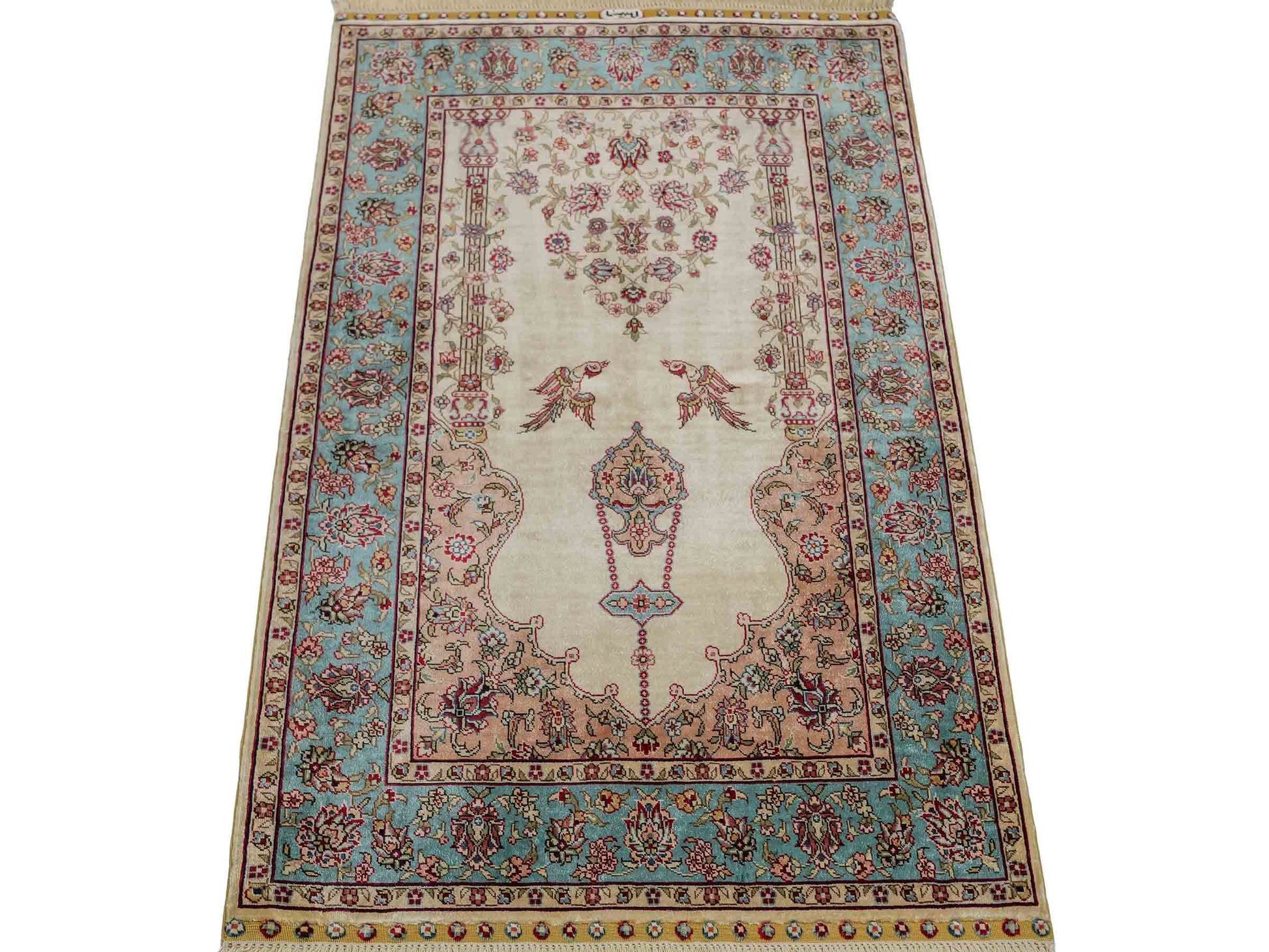 Sehr feiner, handgeknüpfter Khademi Orientteppich mit Hereke Design aus reiner Seide, creme, weiß, blau. 93x63 cm. Vertrieb durch Jupiter Intl.
