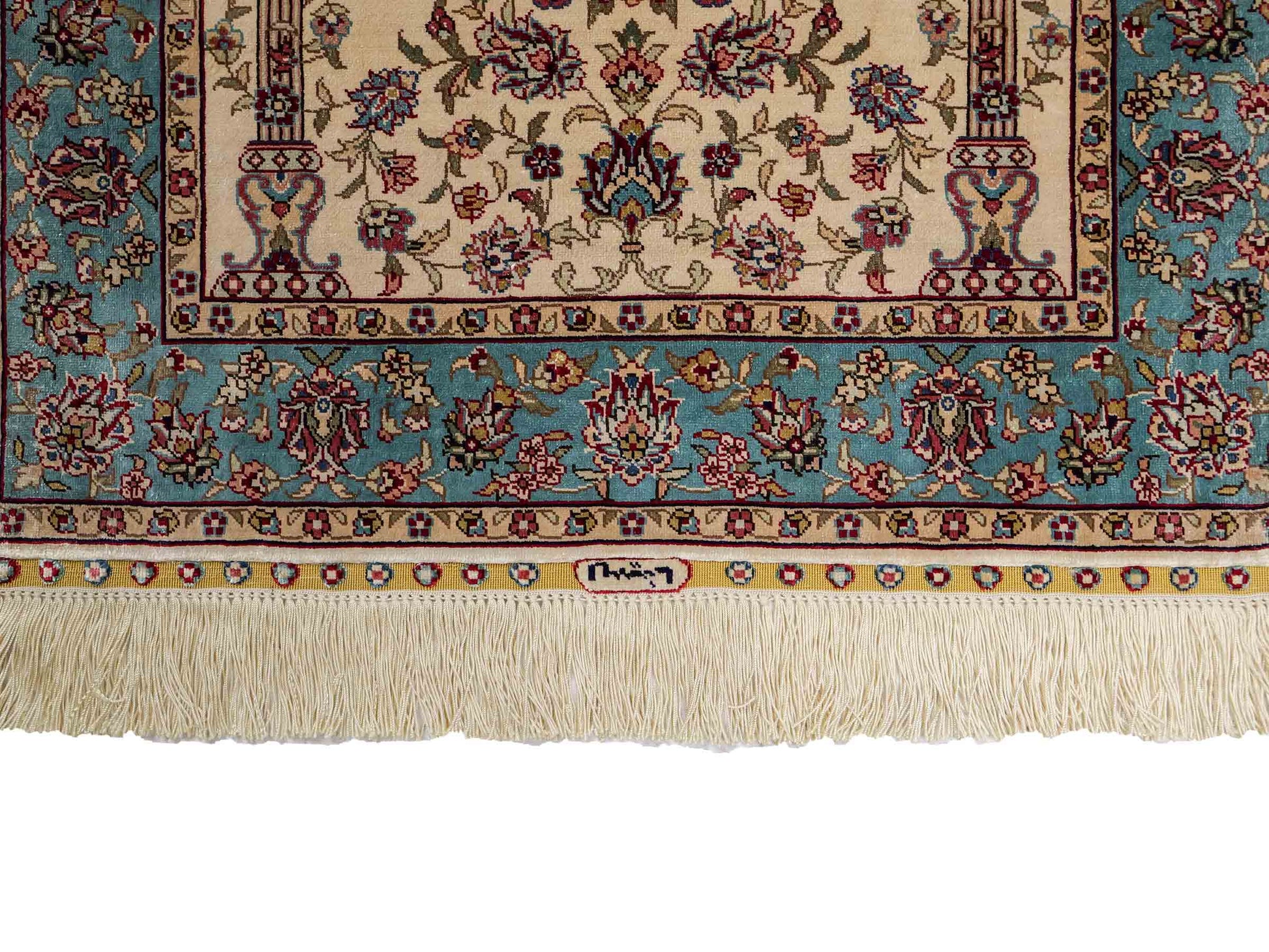 Sehr feiner, handgeknüpfter Khademi Orientteppich mit Hereke Design aus reiner Seide, creme, weiß, blau. 93x63 cm. Vertrieb durch Jupiter Intl.