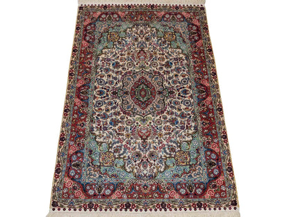 Sehr feiner, handgeknüpfter Khademi Orientteppich mit Hereke Design aus reiner Seide, creme, weiß, rosa. 93x63 cm. Verkauf durch Jupiter Intl.