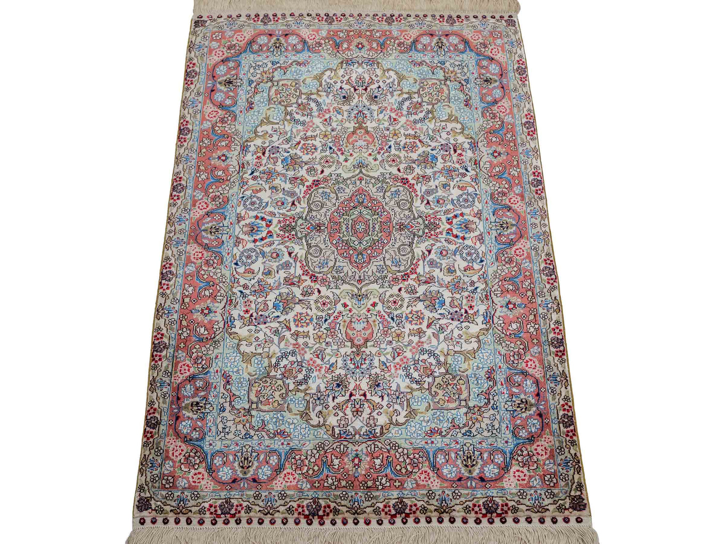 Sehr feiner, handgeknüpfter Khademi Orientteppich mit Hereke Design aus reiner Seide, creme, weiß, rosa. 93x63 cm. Verkauf durch Jupiter Intl.