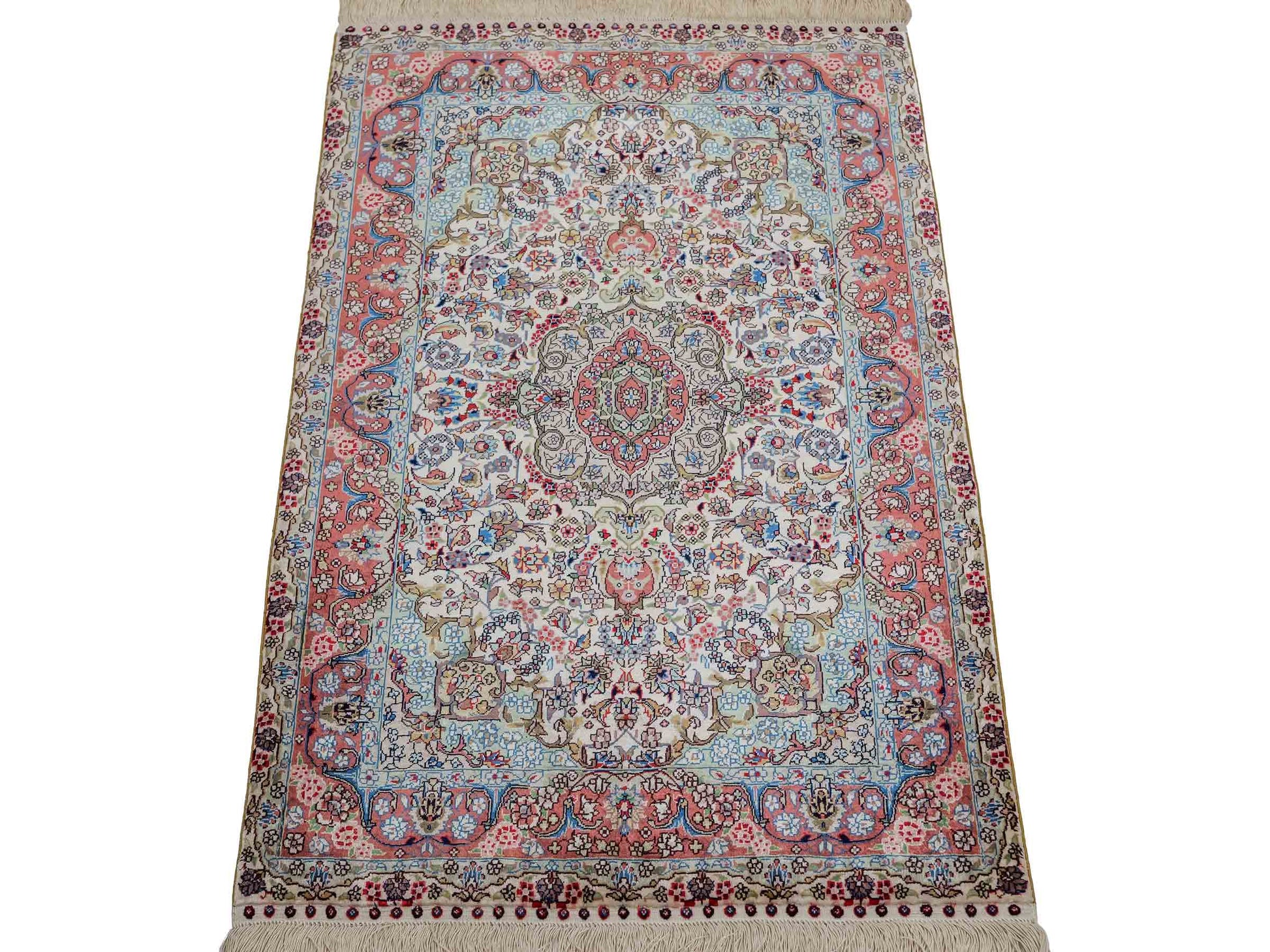 Sehr feiner, handgeknüpfter Khademi Orientteppich mit Hereke Design aus reiner Seide, creme, weiß, rosa. 93x63 cm. Verkauf durch Jupiter Intl.