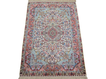Sehr feiner, handgeknüpfter Khademi Orientteppich mit Hereke Design aus reiner Seide, creme, weiß, rosa. 93x63 cm. Verkauf durch Jupiter Intl.