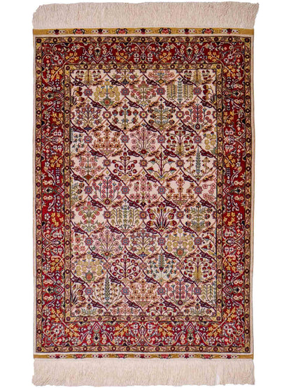 Sehr feiner, handgeknüpfter Khademi Orientteppich mit Hereke Design aus reiner Seide, creme, weiß, rot. 93x63 cm. Vertrieb durch Jupiter Intl.