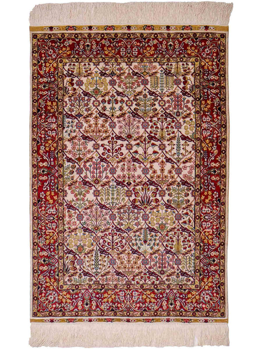 Sehr feiner, handgeknüpfter Khademi Orientteppich mit Hereke Design aus reiner Seide, creme, weiß, rot. 93x63 cm. Vertrieb durch Jupiter Intl.