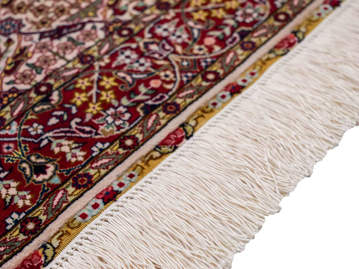 Sehr feiner, handgeknüpfter Khademi Orientteppich mit Hereke Design aus reiner Seide, creme, weiß, rot. 93x63 cm. Vertrieb durch Jupiter Intl.