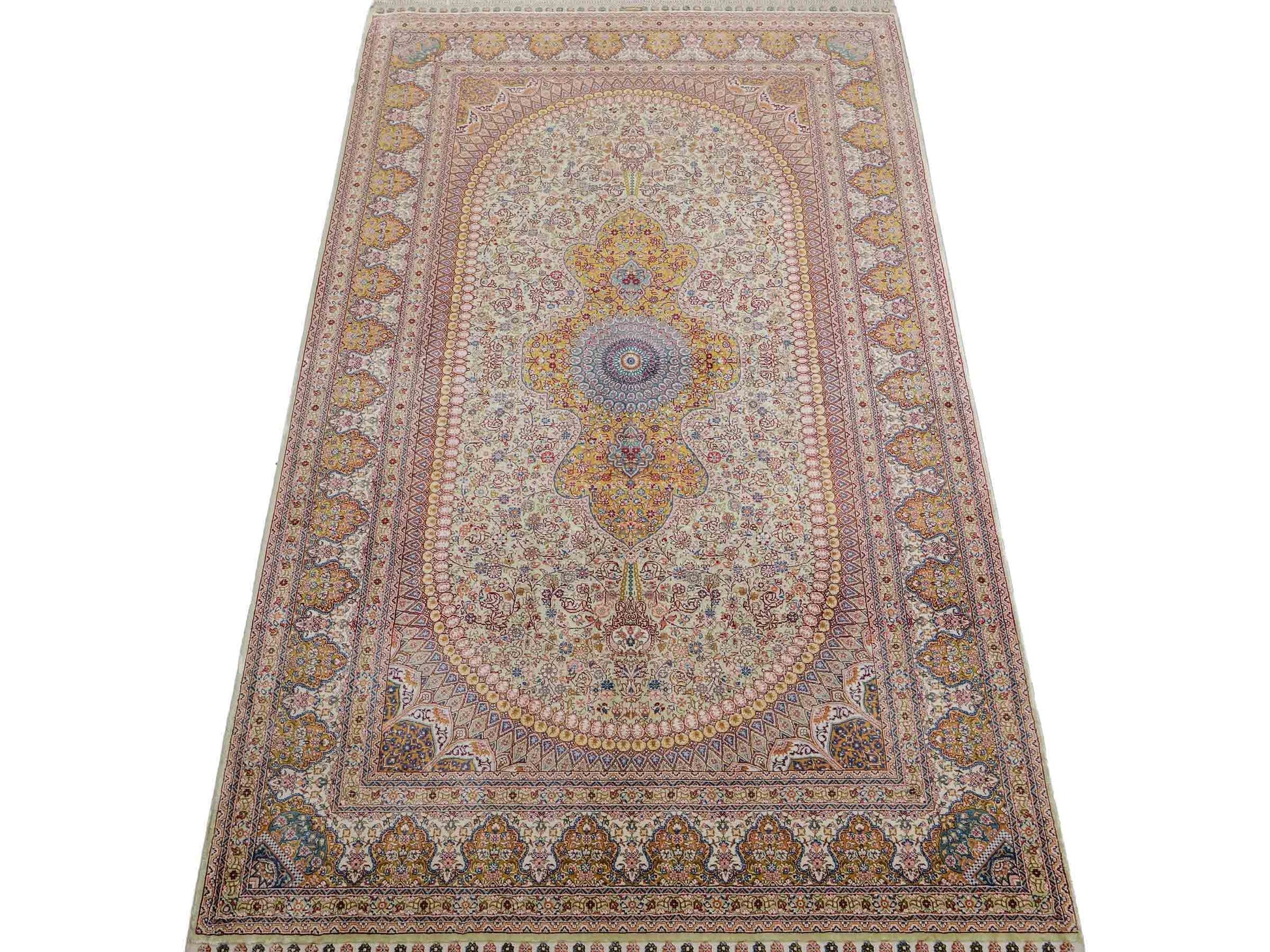 Extrem feiner, handgeknüpfter Khademi Nain Orientteppich aus Seide, gold, creme, blau. 154x94 cm. Vertrieb durch Jupiter Intl.