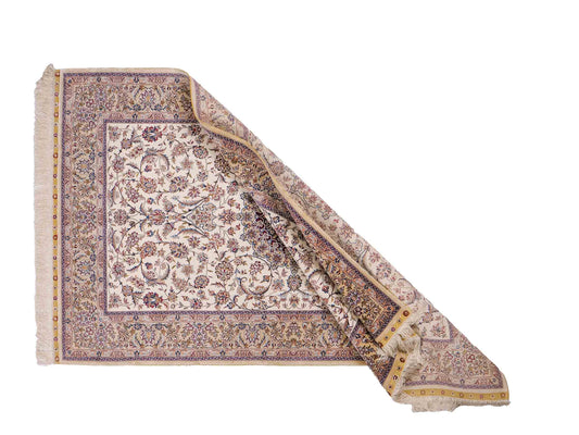 Sehr feiner, handgeknüpfter Khademi Nain Orientteppich aus Seide, weiß, creme. 154x95 cm. Vertrieb durch Jupiter Inl.