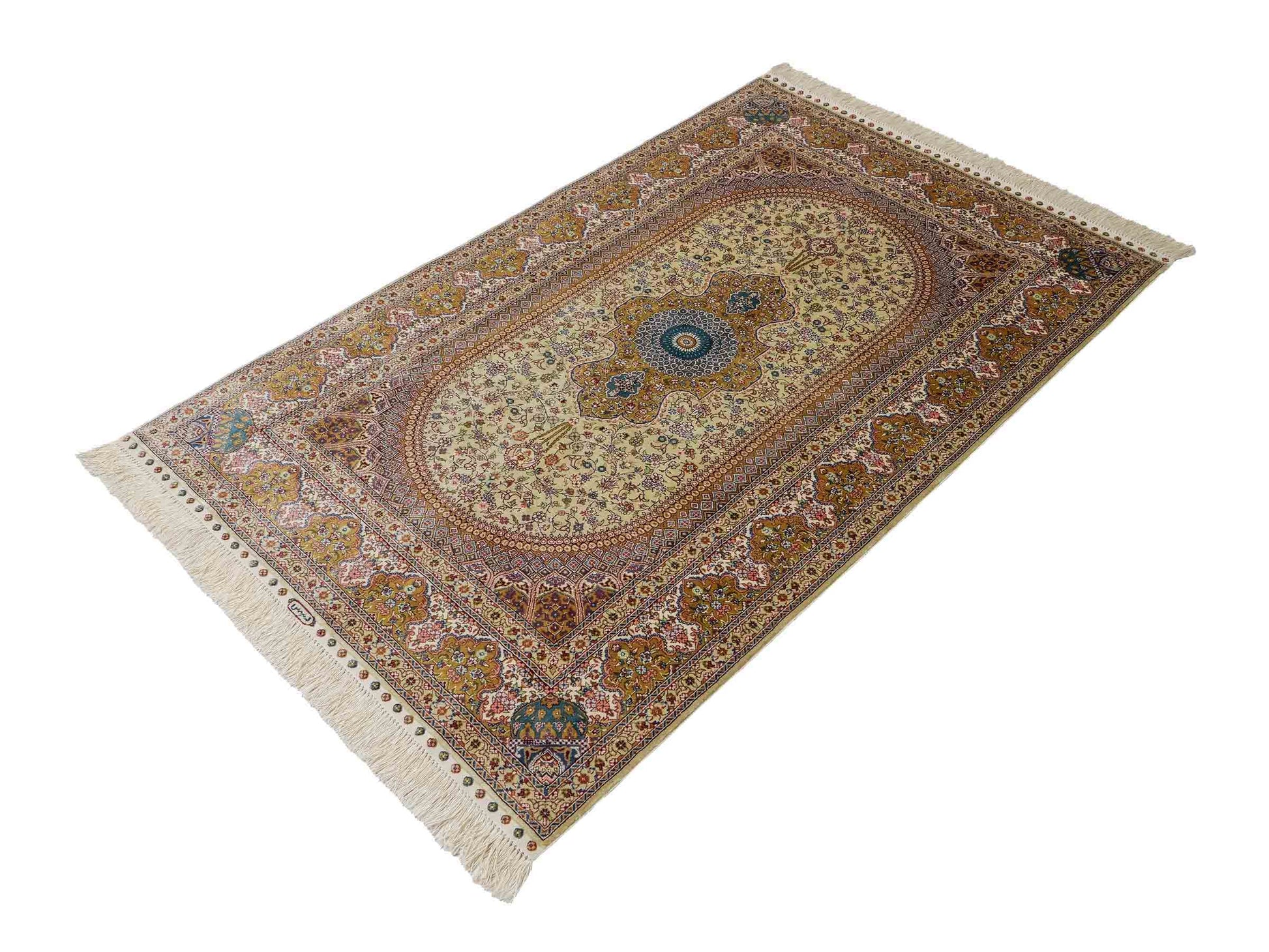 Sehr feiner, handgeknüpfter Khademi Orientteppich mit Nain Design aus Seide, gold, creme, blau. 154x95 cm. Vertrieb durch Jupiter Intl.