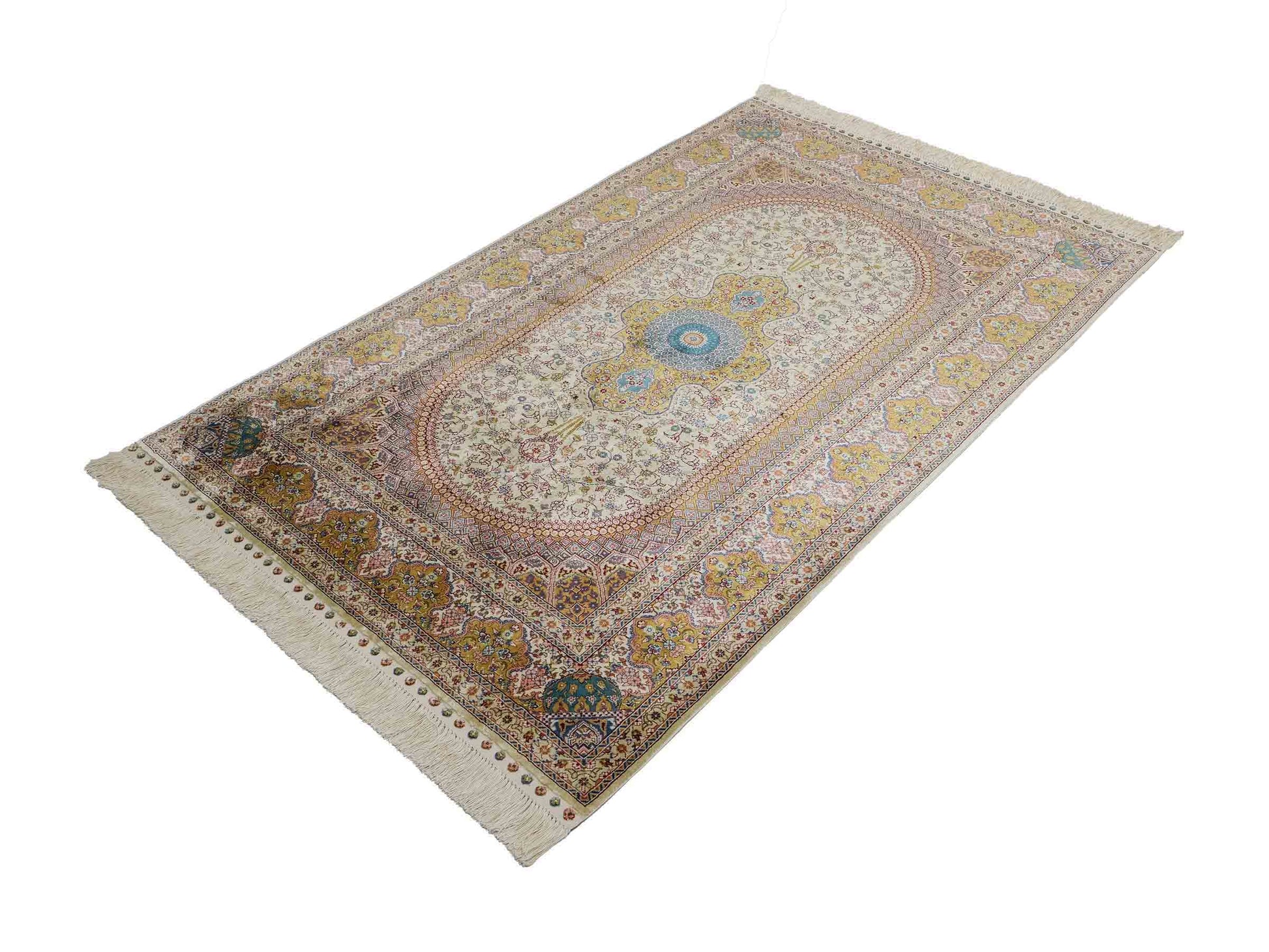Sehr feiner, handgeknüpfter Khademi Orientteppich mit Nain Design aus Seide, gold, creme, blau. 154x95 cm. Vertrieb durch Jupiter Intl.