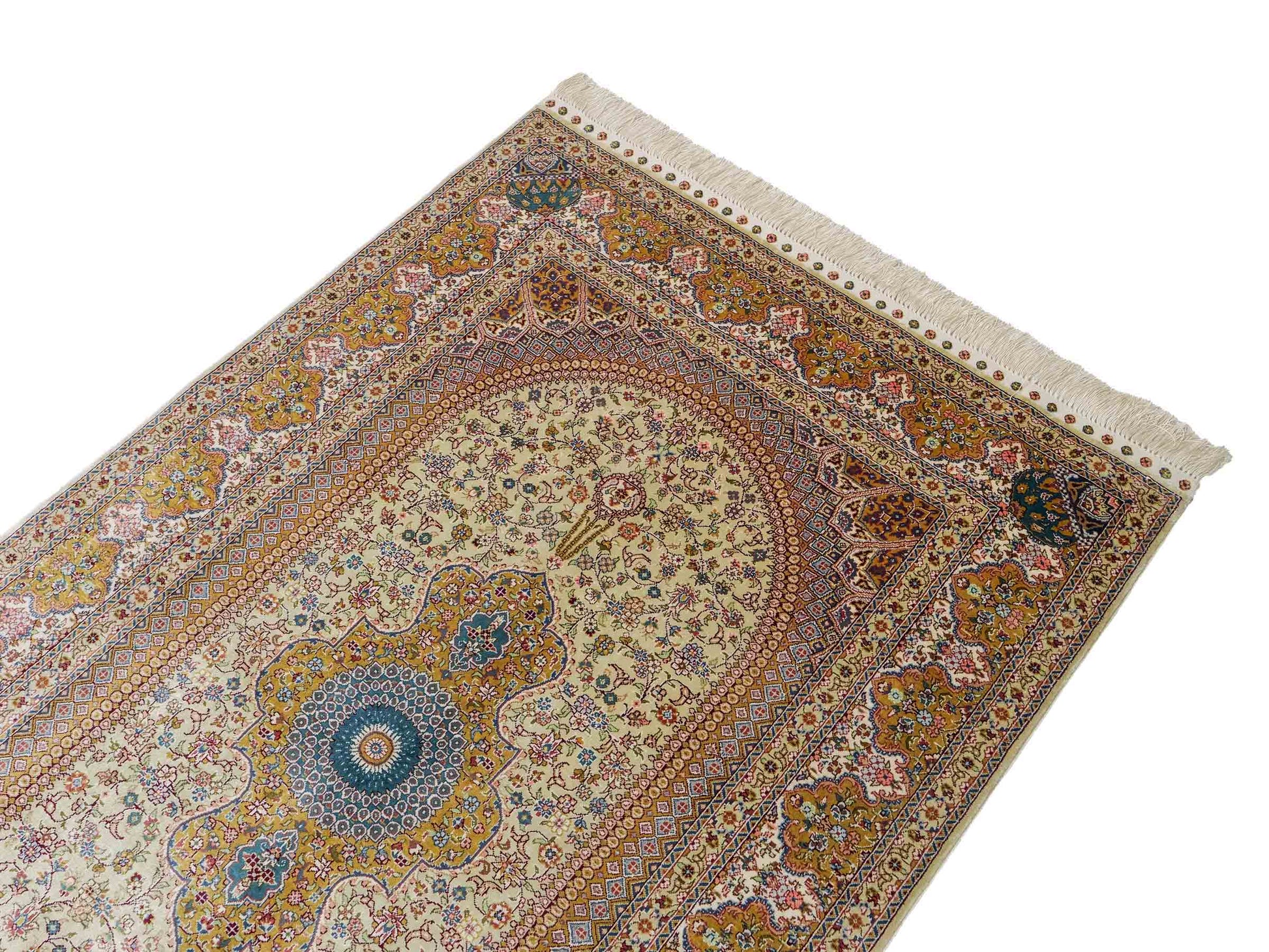 Sehr feiner, handgeknüpfter Khademi Orientteppich mit Nain Design aus Seide, gold, creme, blau. 154x95 cm. Vertrieb durch Jupiter Intl.
