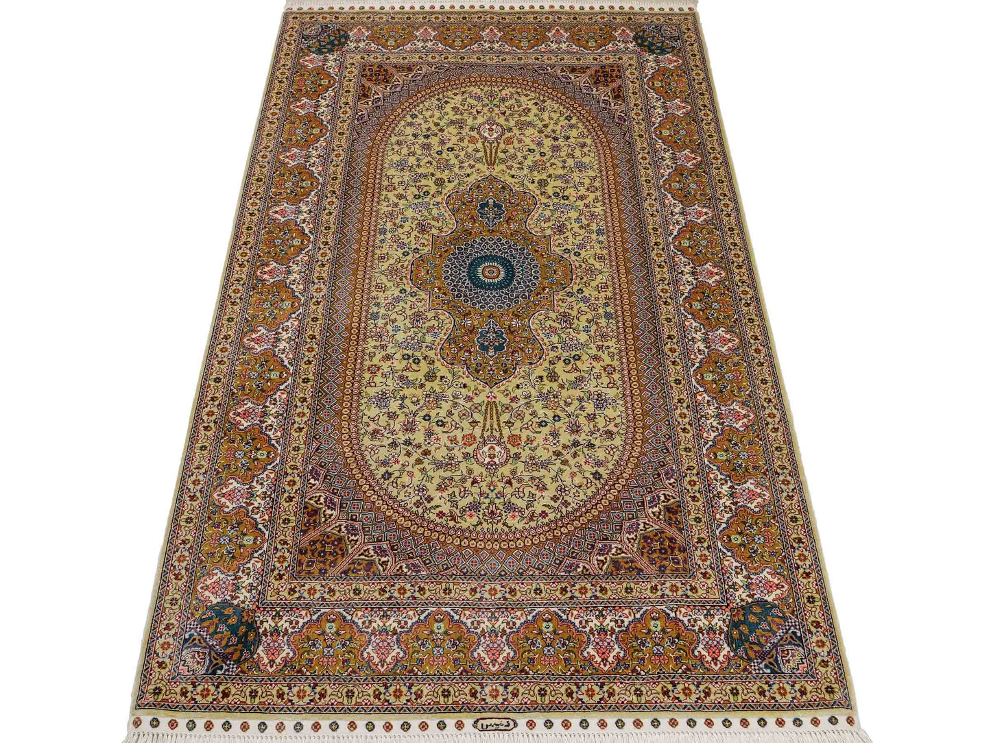 Sehr feiner, handgeknüpfter Khademi Orientteppich mit Nain Design aus Seide, gold, beige, creme. 155x95 cm. Vertrieb durch Jupiter Intl.