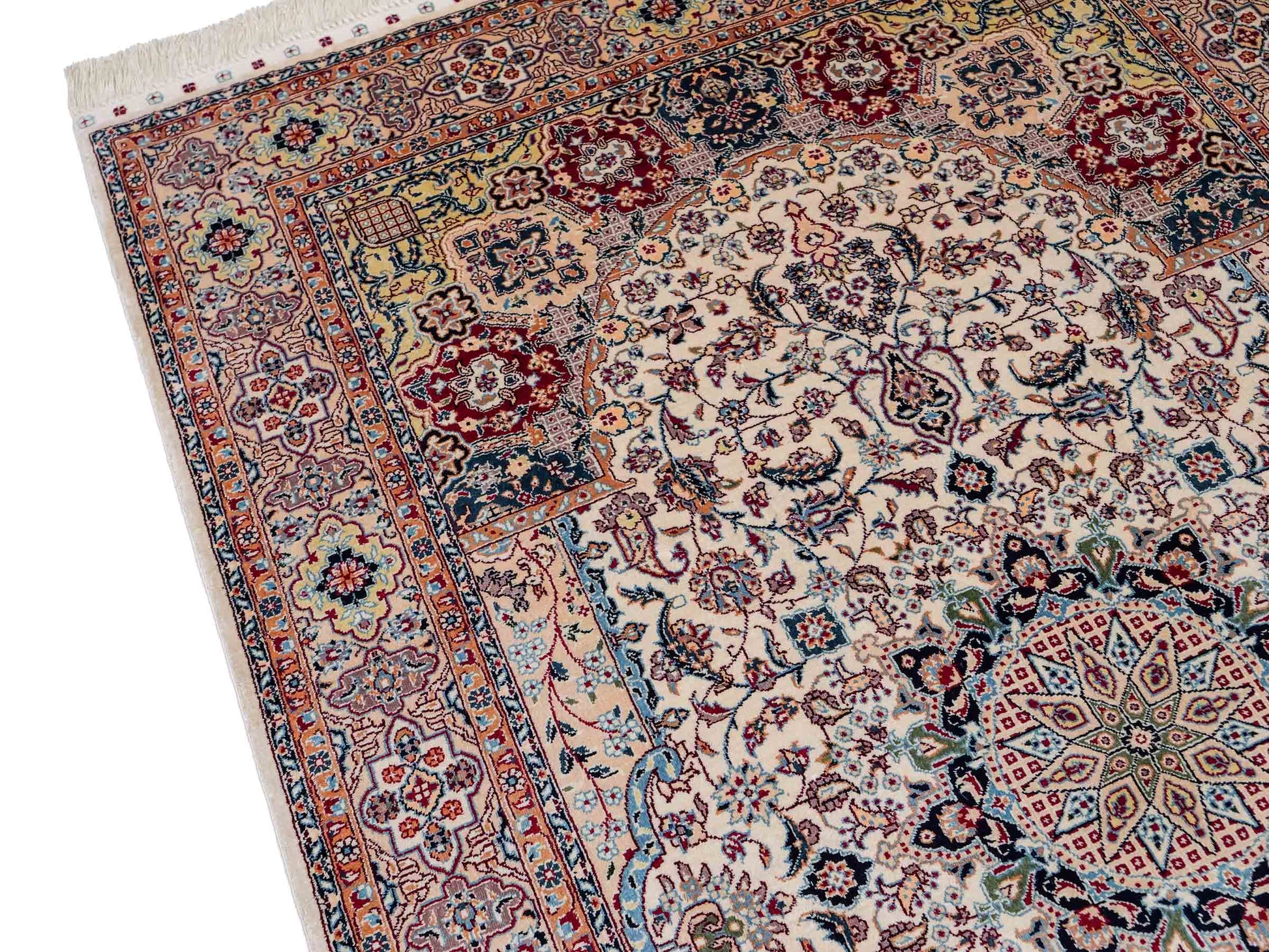 Sehr feiner, handgeknüpfter Khademi Orientteppich mit Nain Design aus Seide, weiß, rot, blau. 156x95 cm. Vertrieb durch Jupiter Intl.