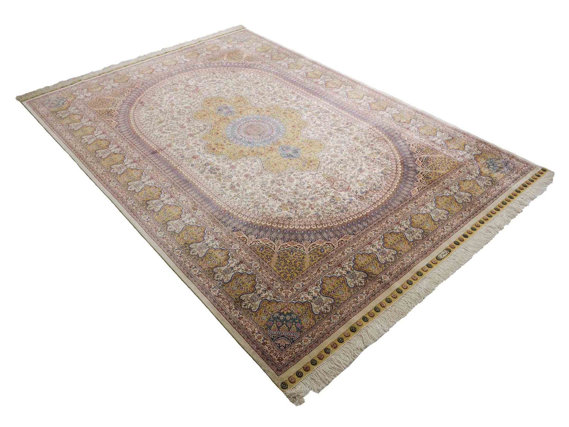 Sehr feiner handgeknüpfter Khademi Orientteppich mit Nain Design aus reiner Seide, gold, creme, blau. 249x173 cm. Vertrieb durch Jupiter Intl.