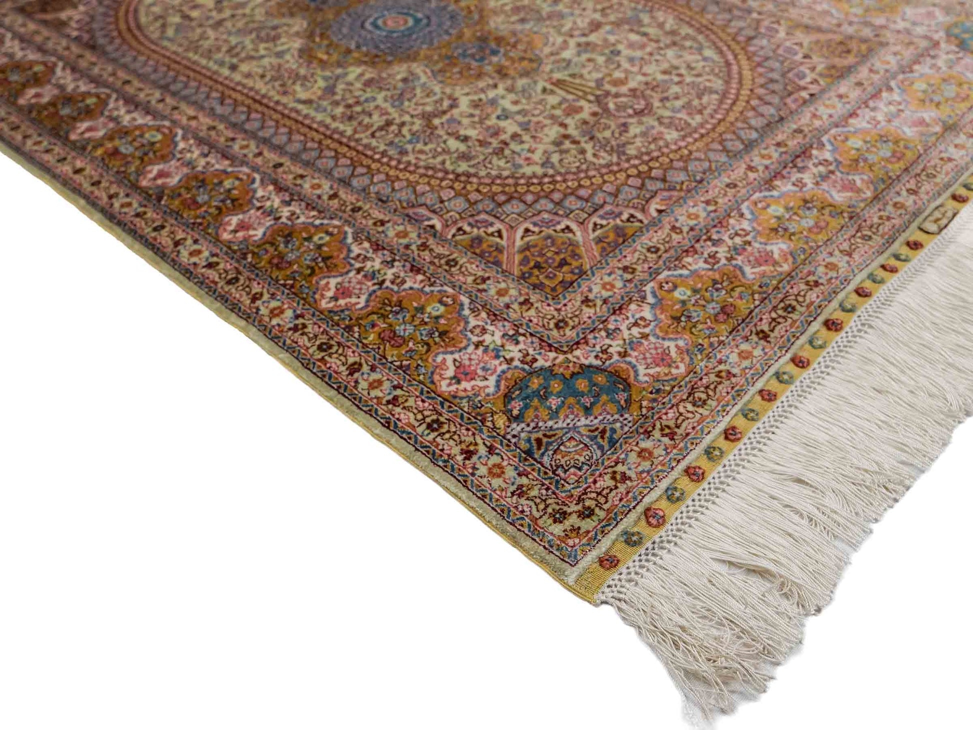 Extrem feiner, handgeknüpfter Khademi Orientteppich mit Nain Design aus purer Seide, gold, creme, blau. 93x62 cm. Vertrieb durch Jupiter Intl.
