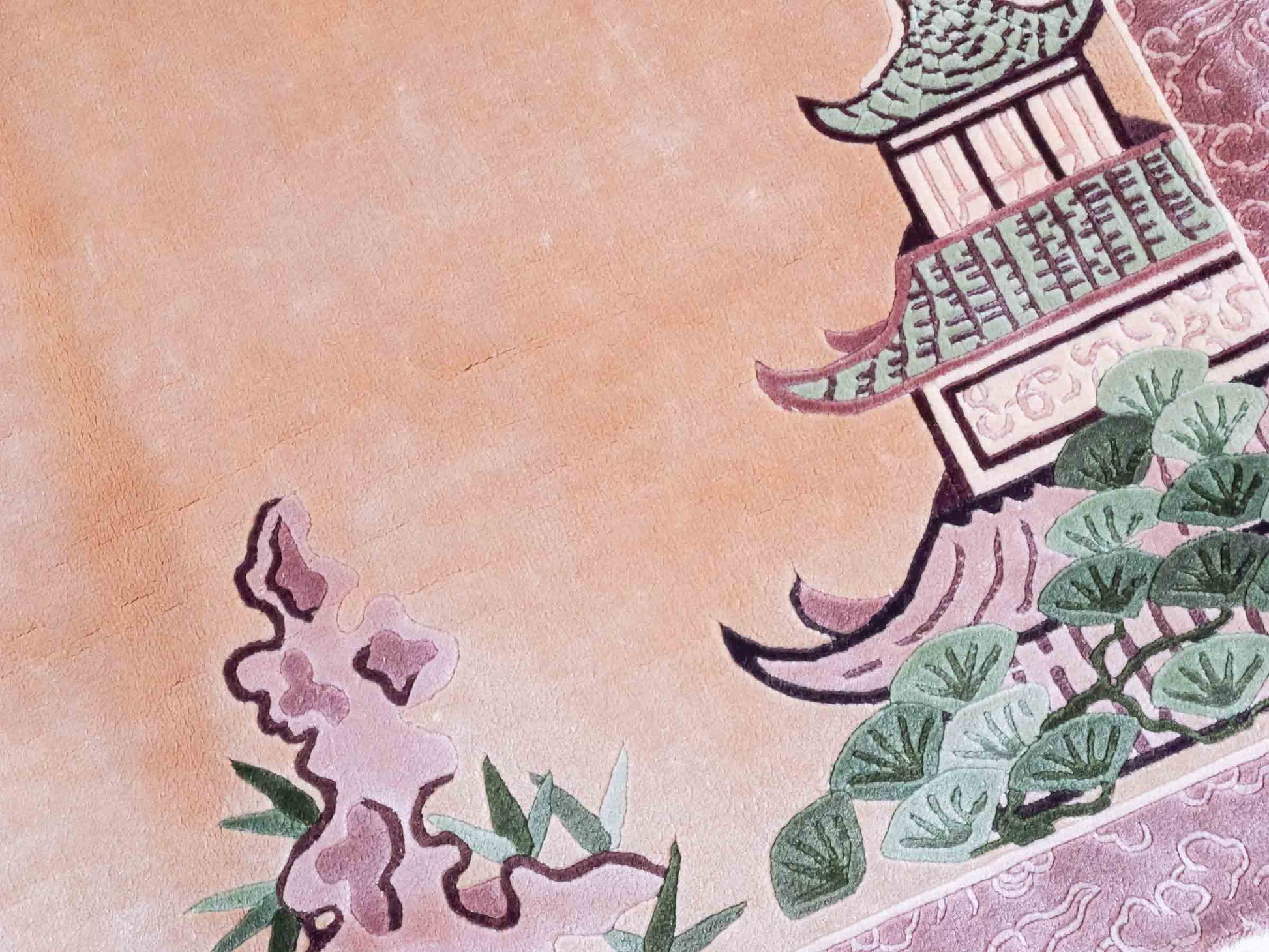 Handgeknüpfter Peking Seidenteppich / Wandteppich von Khademi aus Seide, beige mit Bildmotiv. Feiner, chinesischer Teppich mit Lebensbaum. Orientteppich, geknüpft in China. Größe: 122 x 79 cm. Teppichnummer: SB3-1101 | Jupiter Intl