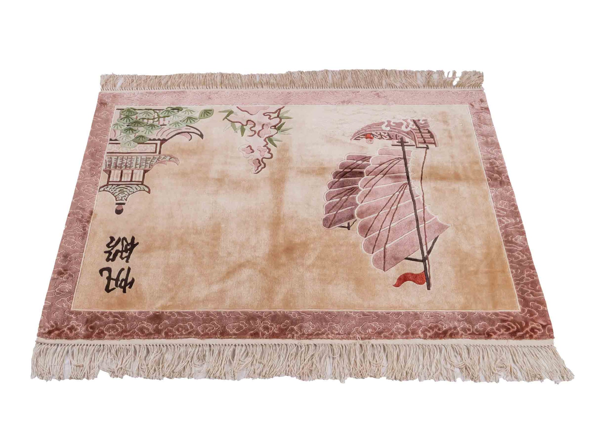 Handgeknüpfter Peking Seidenteppich / Wandteppich von Khademi aus Seide, beige mit Bildmotiv. Feiner, chinesischer Teppich mit Lebensbaum. Orientteppich, geknüpft in China. Größe: 122 x 79 cm. Teppichnummer: SB3-1101 | Jupiter Intl