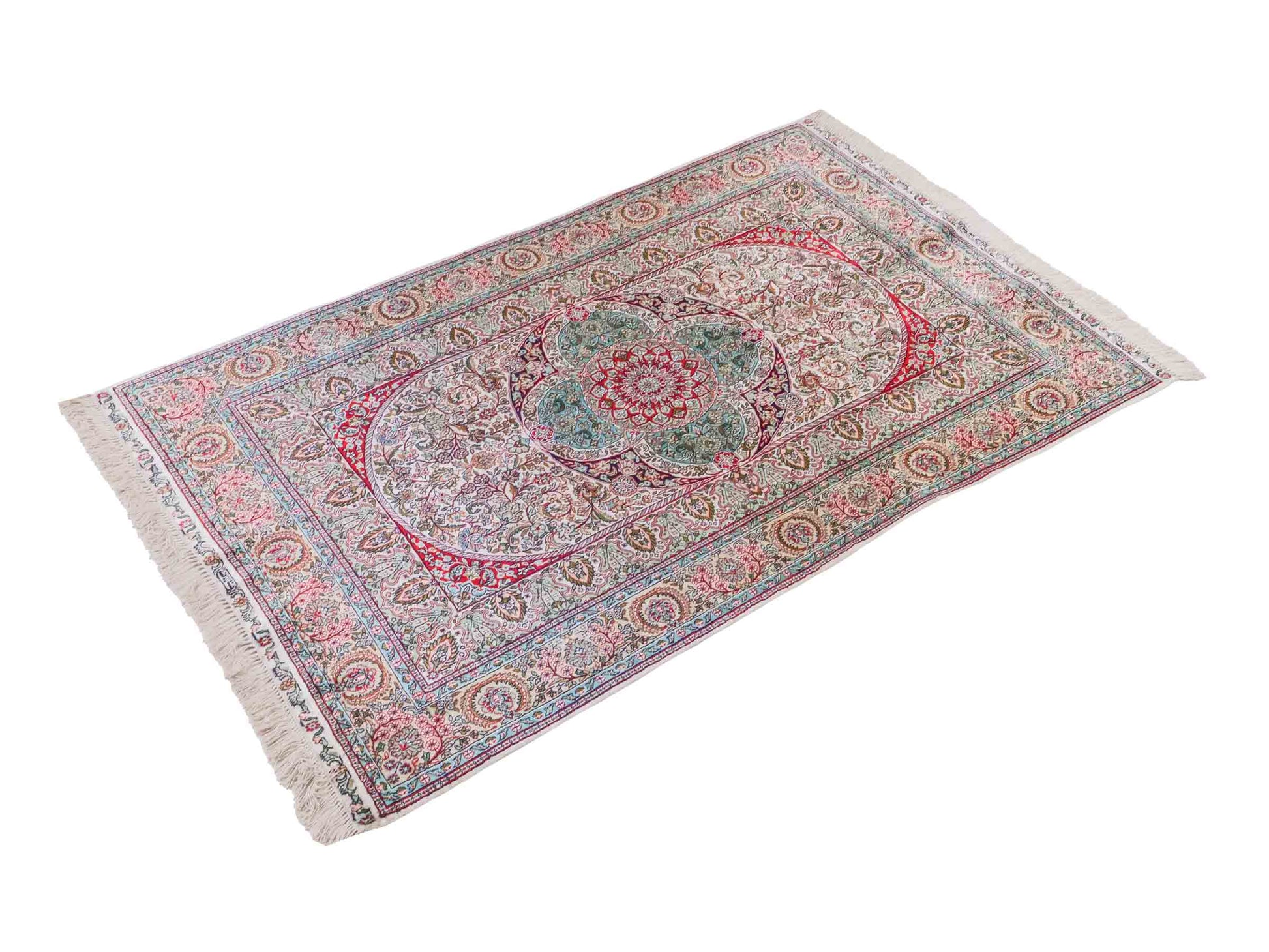 Handgeknüpfter Sino Hereke Seidenteppich von Khademi aus Seide, cremeweiß-mehrfarbig. Chinesischer Teppich mit Medaillon. Orientteppich, von Hand geknüpft in China. Größe: 156 cm x 97 cm. Teppichnummer: SB3-1104. Verkauf durch Jupiter Intl.