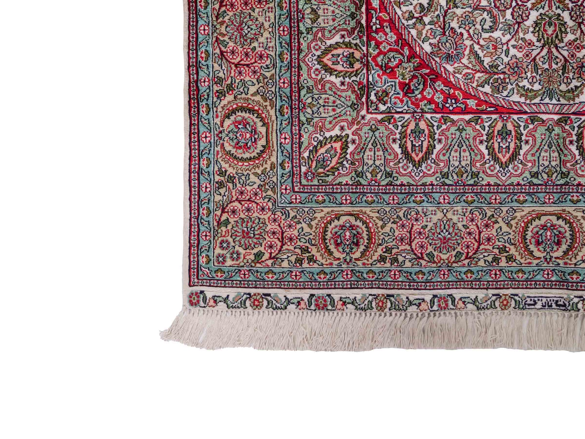 Handgeknüpfter Sino Hereke Seidenteppich von Khademi aus Seide, cremeweiß-mehrfarbig. Chinesischer Teppich mit Medaillon. Orientteppich, von Hand geknüpft in China. Größe: 156 cm x 97 cm. Teppichnummer: SB3-1104. Verkauf durch Jupiter Intl.