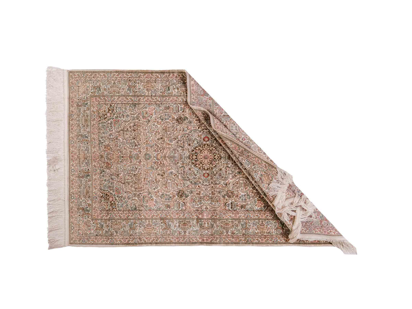 Handgeknüpfter Sino Hereke Seidenteppich von Khademi aus Seide, cremeweiß. Chinesischer Teppich mit Medaillon. Orientteppich, von Hand geknüpft in China. Größe: 157 cm x 96 cm. Teppichnummer: SB3-1103. Verkauf durch Jupiter Intl.