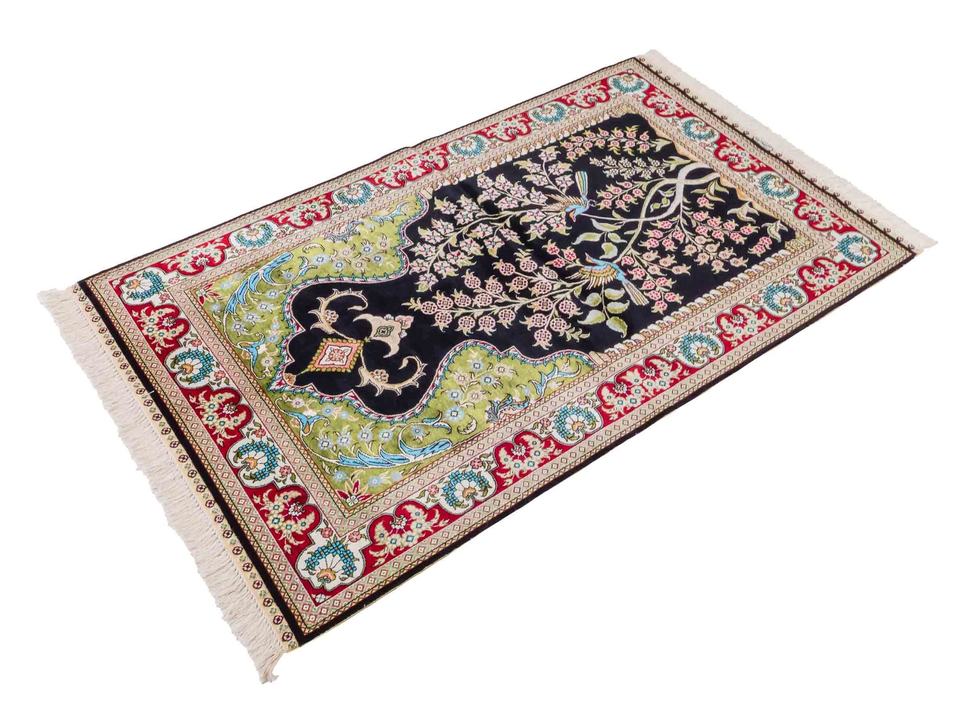 Handgeknüpfter Sino Hereke Seidenteppich von Khademi aus reiner Seide, schwarz-rot Feiner, chinesischer Teppich mit Lebensbaum, signiert. Orientteppich, geknüpft in China. Größe: 160 x 95 cm. Teppichnummer: SB3-1090 | Jupiter Intl