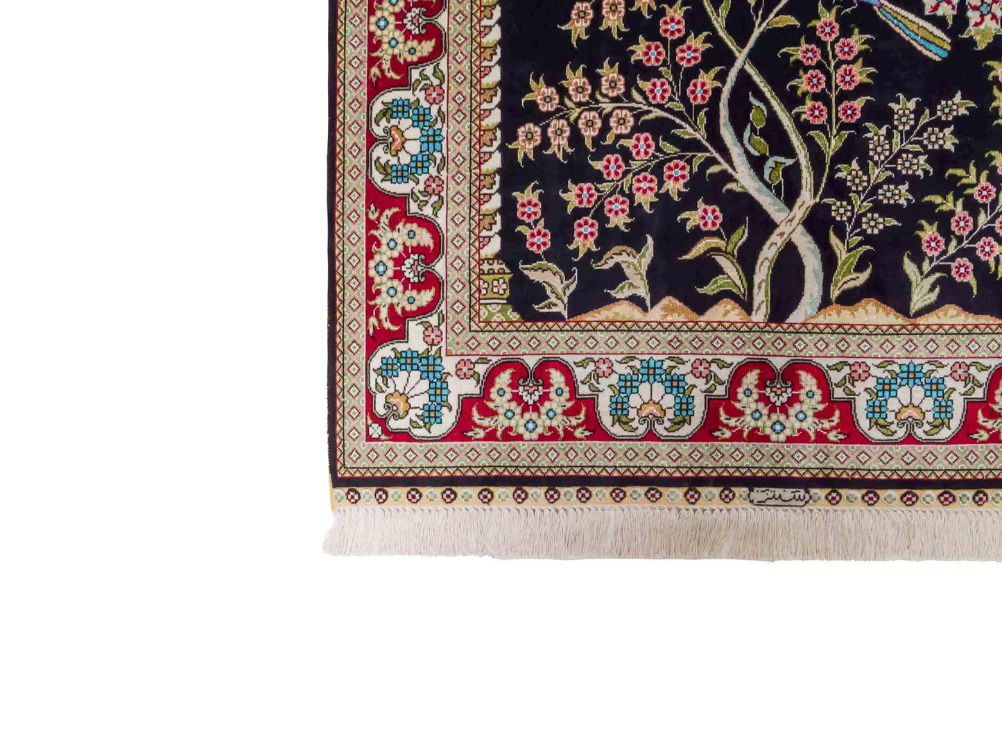 Handgeknüpfter Sino Hereke Seidenteppich von Khademi aus reiner Seide, schwarz-rot Feiner, chinesischer Teppich mit Lebensbaum, signiert. Orientteppich, geknüpft in China. Größe: 160 x 95 cm. Teppichnummer: SB3-1090 | Jupiter Intl