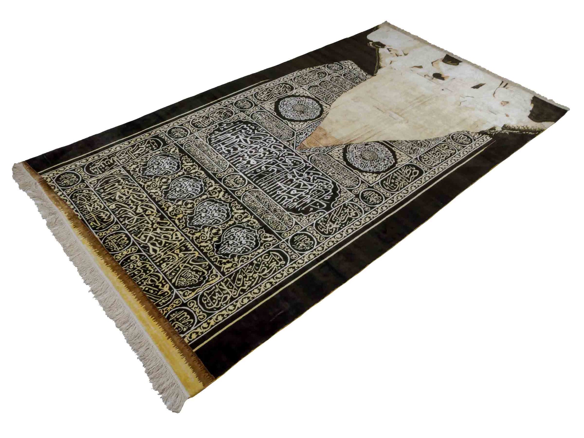 Handgeknüpfter Sino Hereke Seidenteppich von Khademi aus reiner Seide, schwarz-gold. Feiner, chinesischer Teppich mit Bildmotiv, signiert. Orientteppich, geknüpft in China. Größe: 250 x 150 cm. Teppichnummer: SB3-1083 | Jupiter Intl