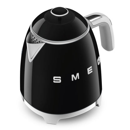 Smeg KLF05BLEU Wasserkocher 50's Style, schwarz, silber.