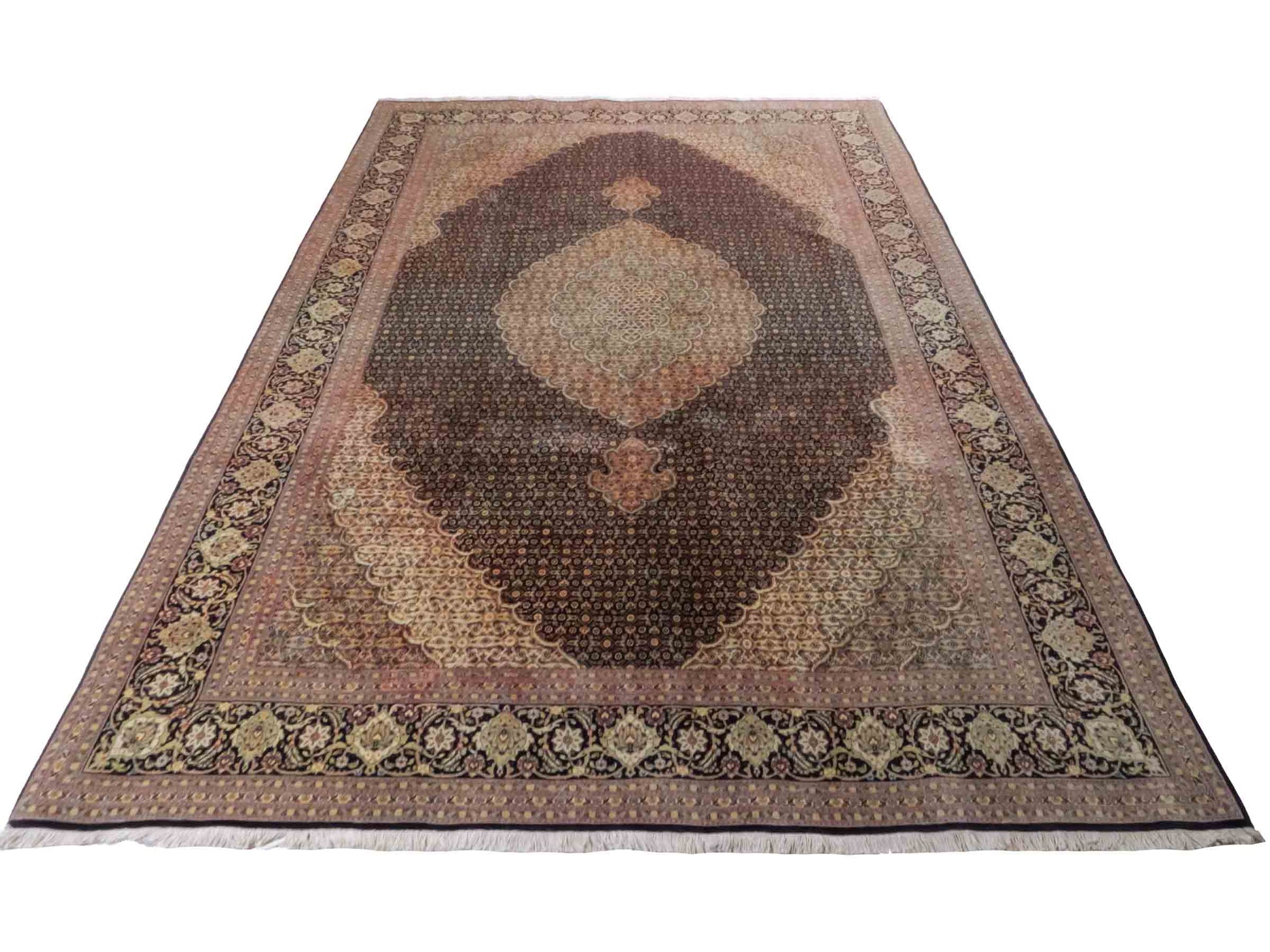 Handgeknüpfter Täbriz Mahi 50 Raj Perserteppich von Khademi aus Wolle, beige, navy. Klassisches Medaillon-Design. Traditionell von Hand geknüpft in Iran / Persien. Größe: 297 cm x 200 cm. Teppichnummer: RB3-1076. Verkauf durch Jupiter Intl.